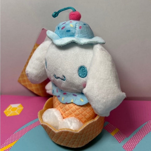 Cinnamoroll Icecream Parlor Sundae Plush Keychain - Cosplay- Sanrio - NWT - Picture 4 of 6